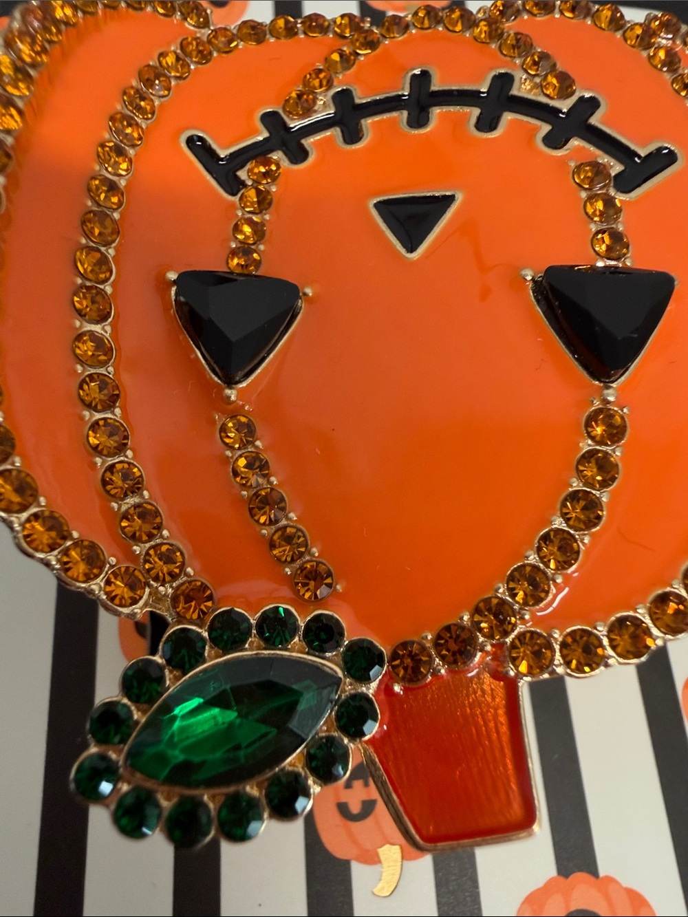 Piper K | October Fun Pumpkin Metal Hair Clip w/ Rhinestone Accents 🎃 - Picture 5 of 7